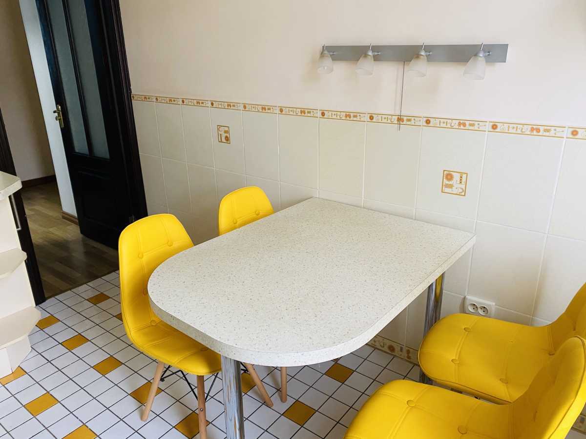 Аренда 3-комнатной квартиры 90 м², Мельникова, 6