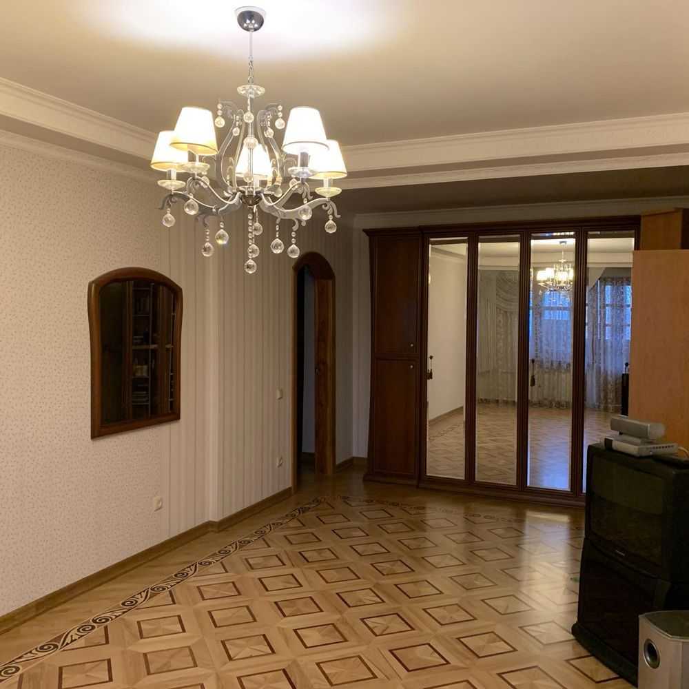 Продажа 3-комнатной квартиры 181 м², Партизанский 2-й пер.