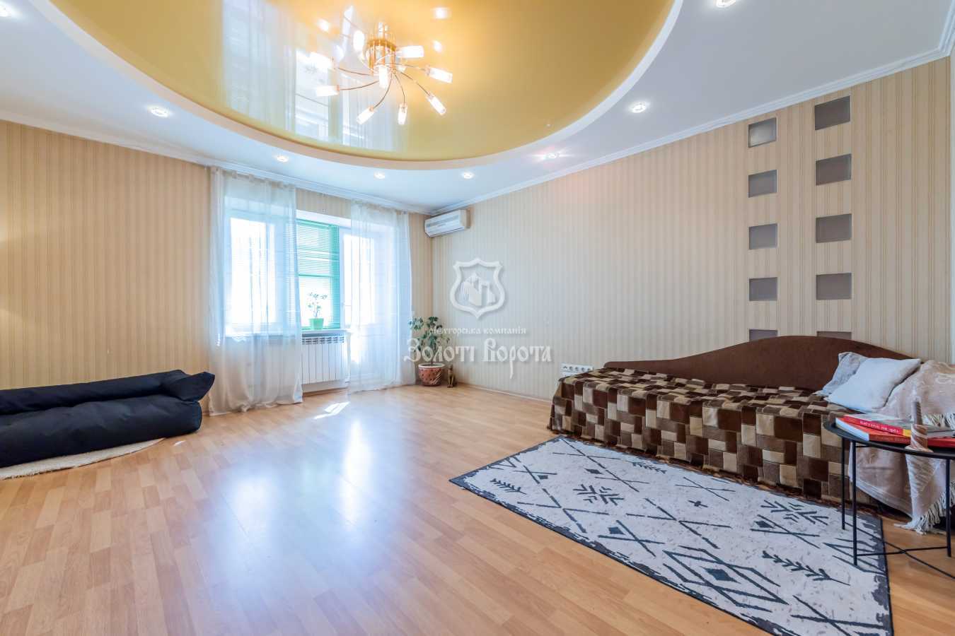 Продаж 3-кімнатної квартири 89.7 м², Садова вул., 7б
