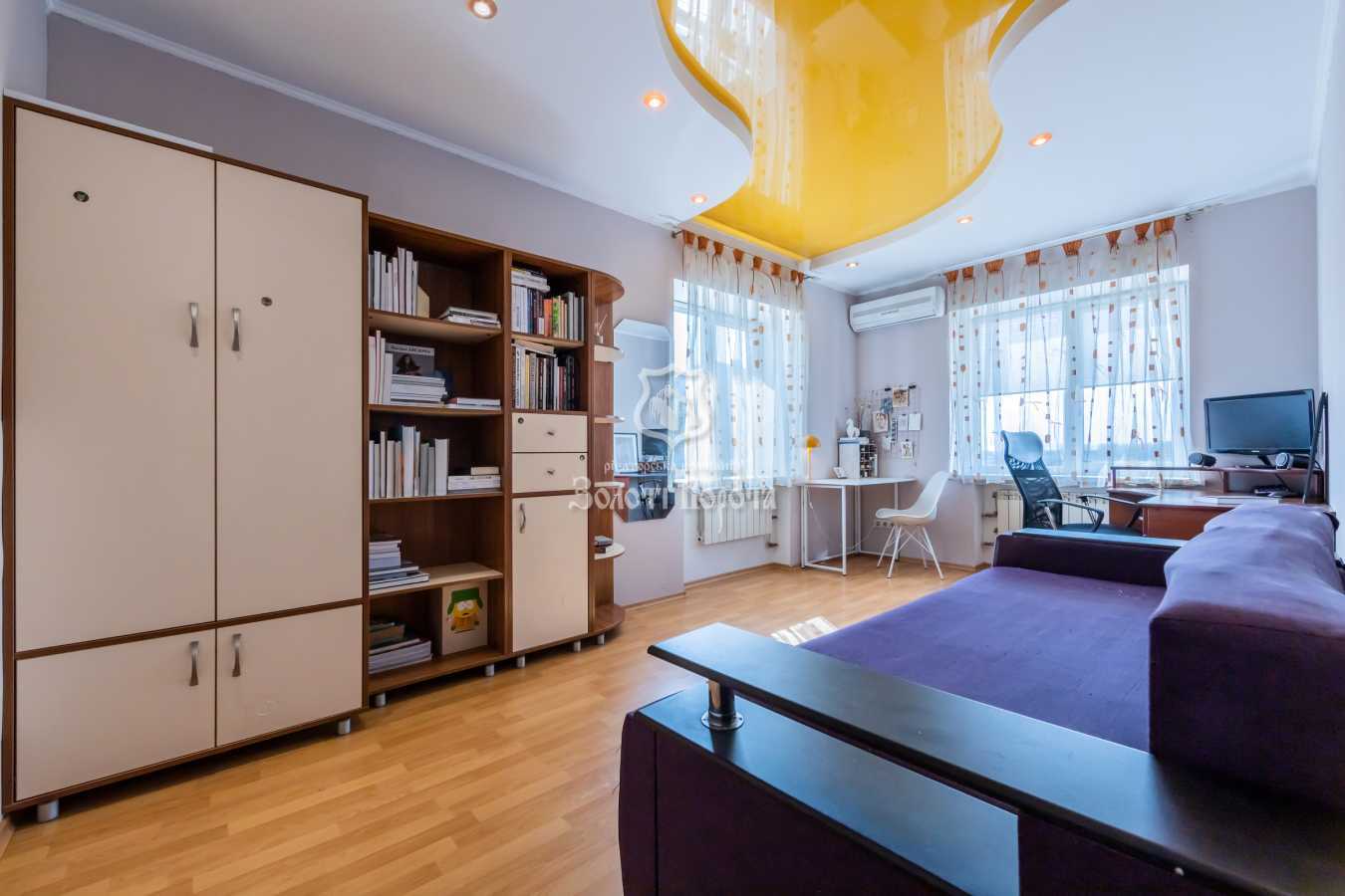 Продаж 3-кімнатної квартири 89.7 м², Садова вул., 7б