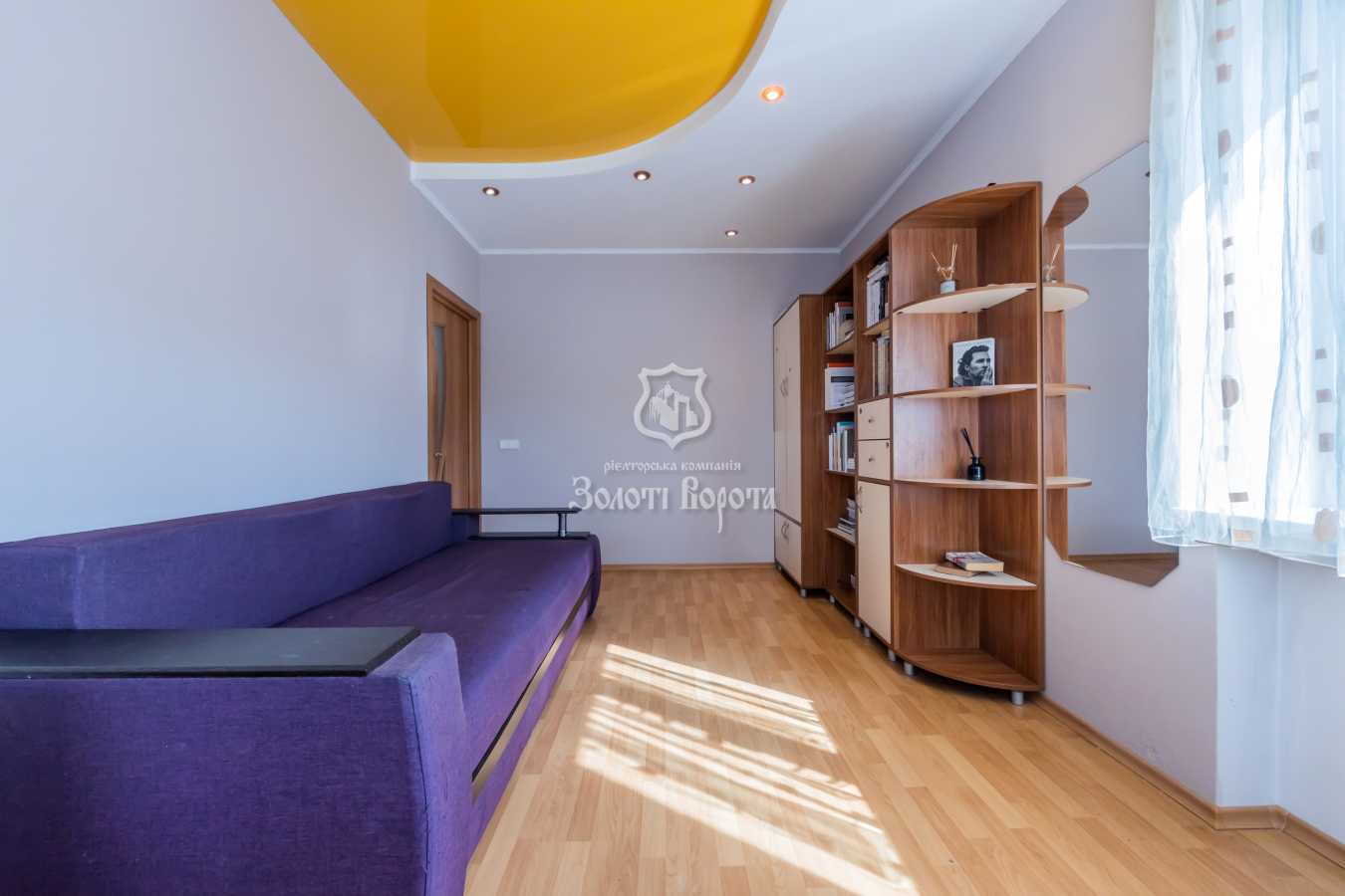 Продаж 3-кімнатної квартири 89.7 м², Садова вул., 7б