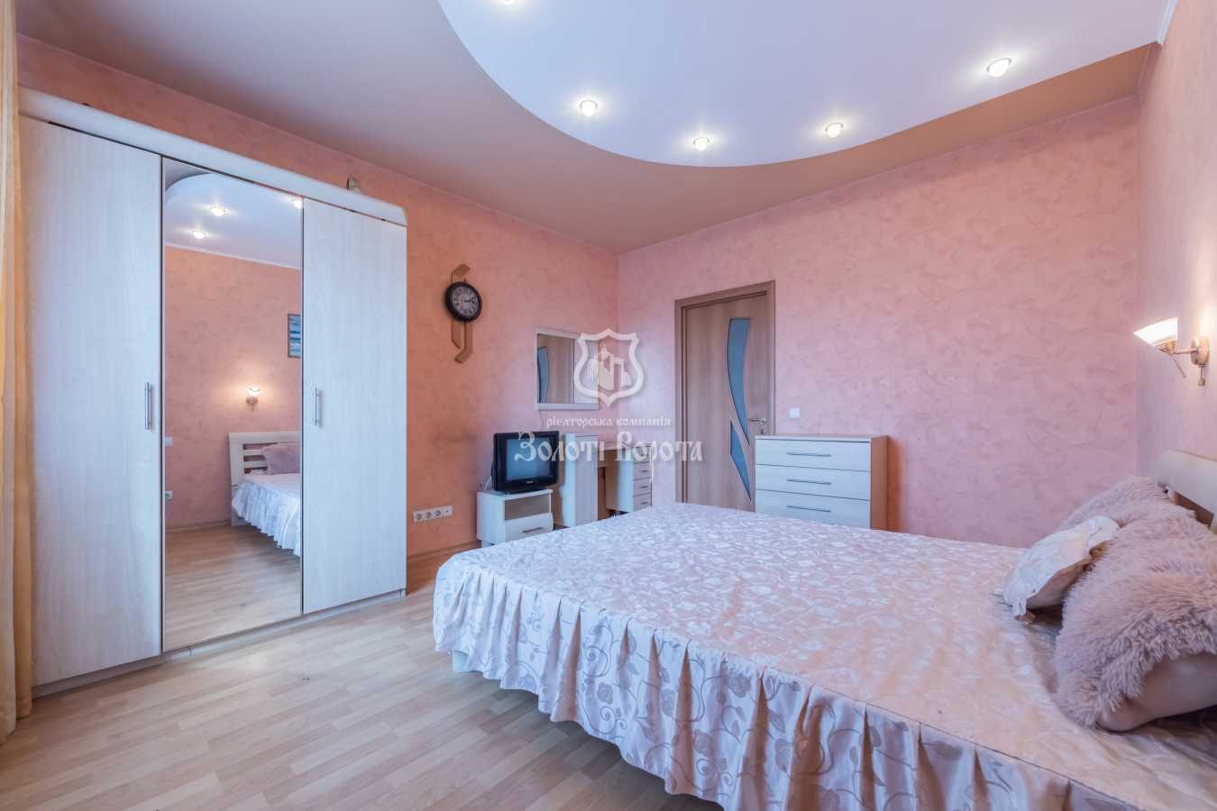 Продаж 3-кімнатної квартири 89.7 м², Садова вул., 7б