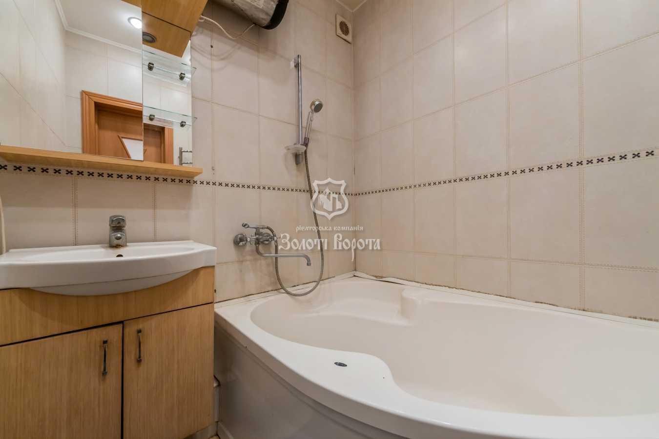 Продаж 3-кімнатної квартири 89.7 м², Садова вул., 7б