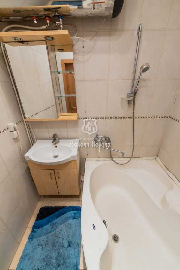 Продаж 3-кімнатної квартири 89.7 м², Садова вул., 7б