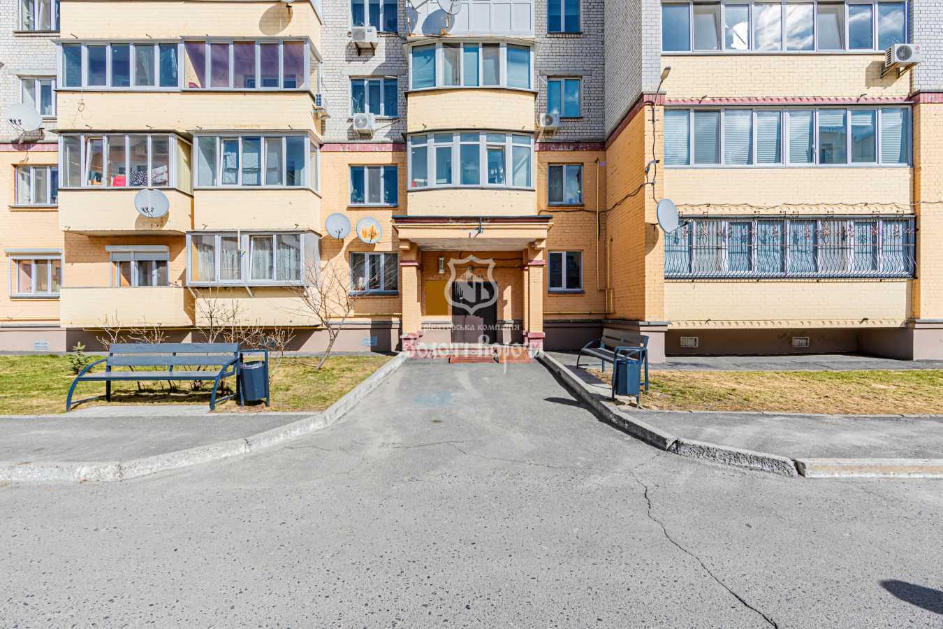 Продаж 3-кімнатної квартири 89.7 м², Садова вул., 7б