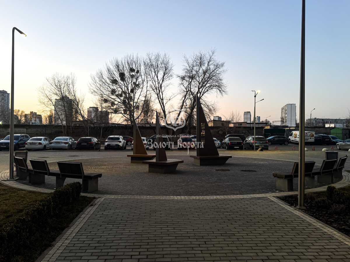 Продаж 1-кімнатної квартири 49.1 м², Канальна вул., 8Г
