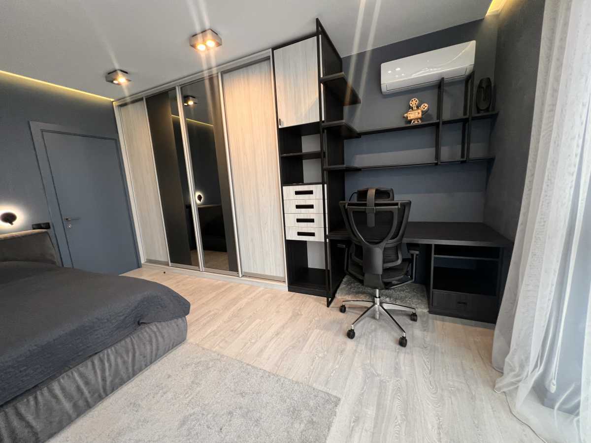 Оренда 3-кімнатної квартири 84 м², Предславинська вул., 53