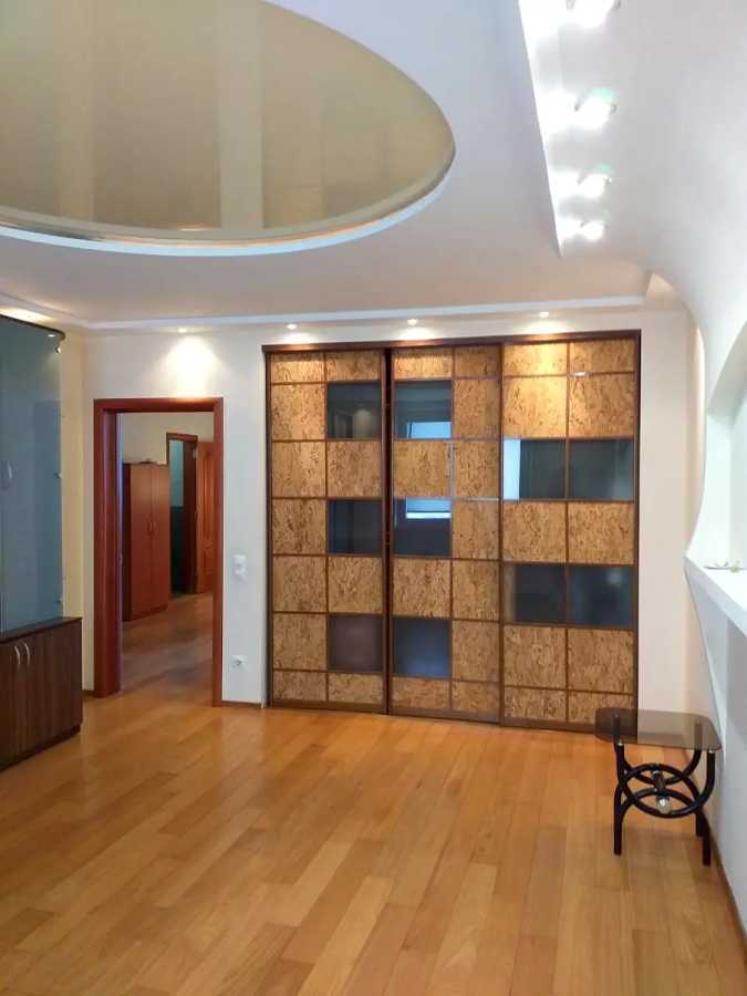 Продажа 3-комнатной квартиры 125 м², Раисы Окипной ул., 4