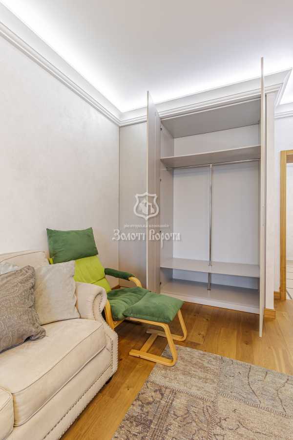 Продаж 3-кімнатної квартири 105 м², Патріотів вул., 74/57