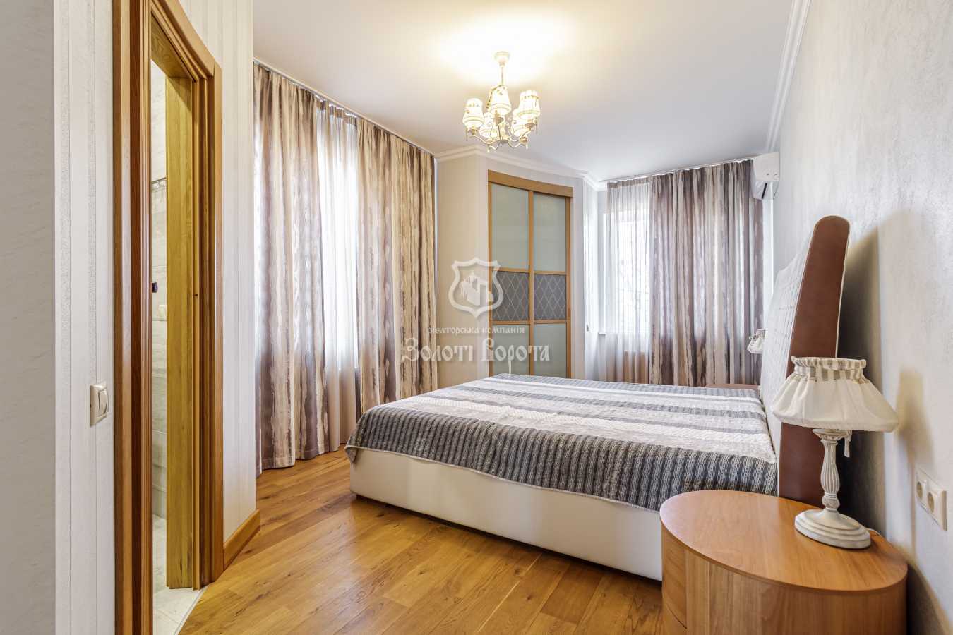 Продаж 3-кімнатної квартири 105 м², Патріотів вул., 74/57