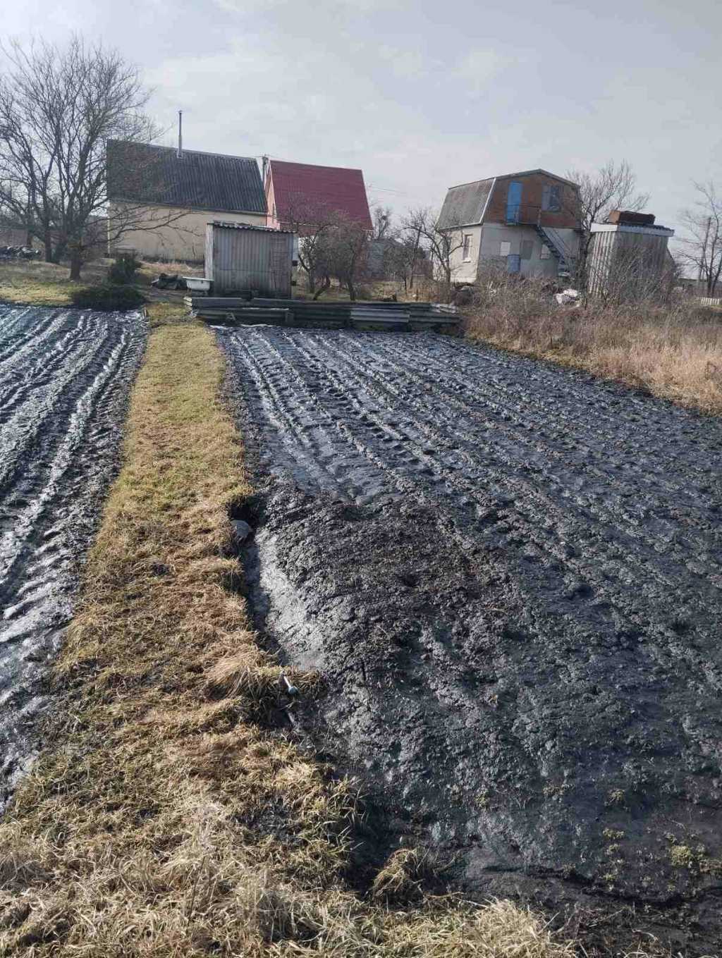 Продаж ділянки під індивідуальне житлове будівництво 120 соток, Нету