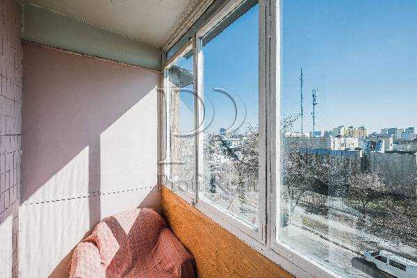 Продаж 3-кімнатної квартири 70 м², Райдужна вул., 21А