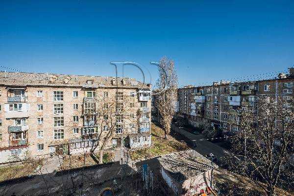 Продаж 1-кімнатної квартири 28 м², Валентина Сєрова вул., 30