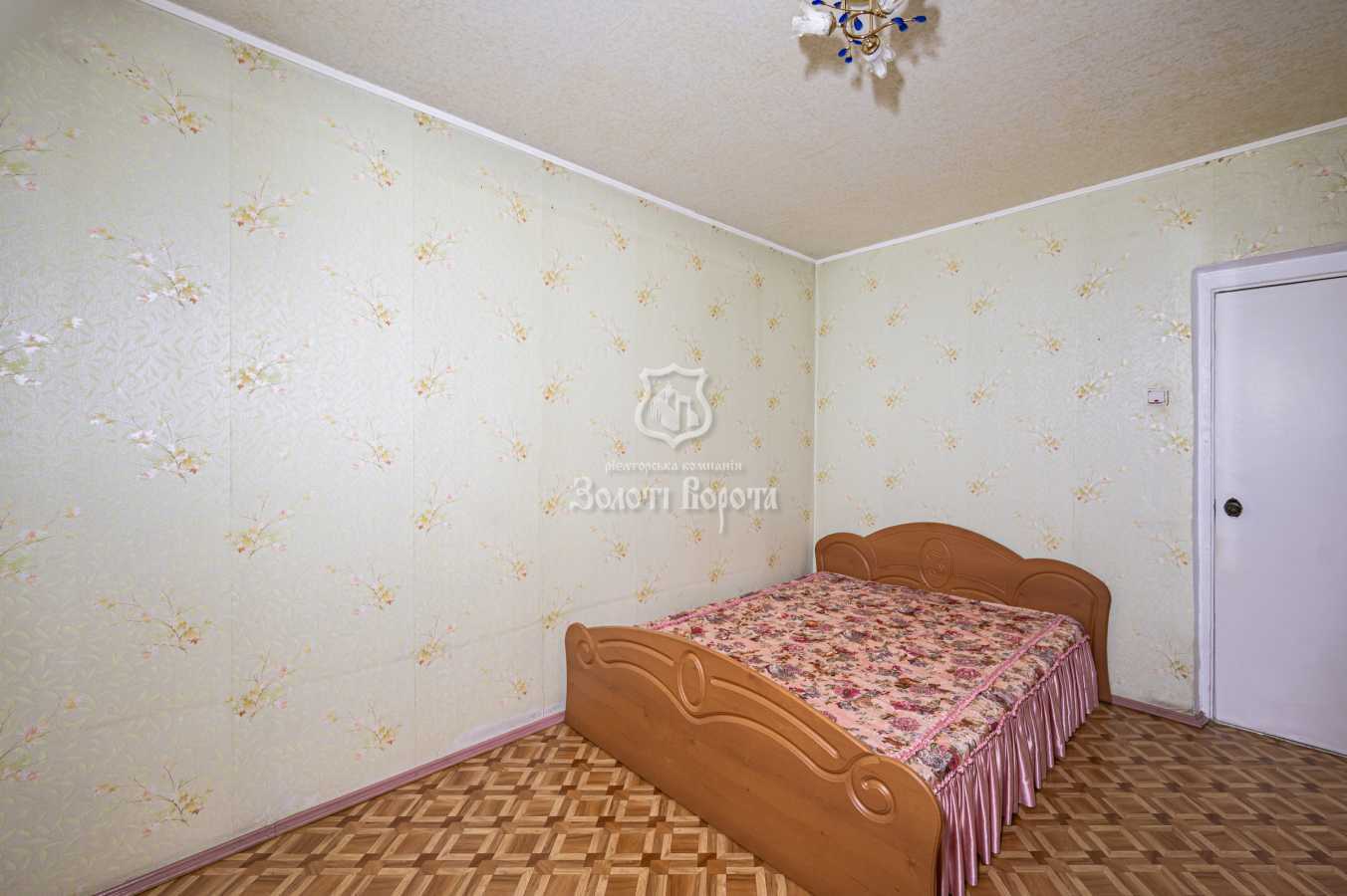 Продаж 3-кімнатної квартири 70.1 м², Світлицького вул., 28