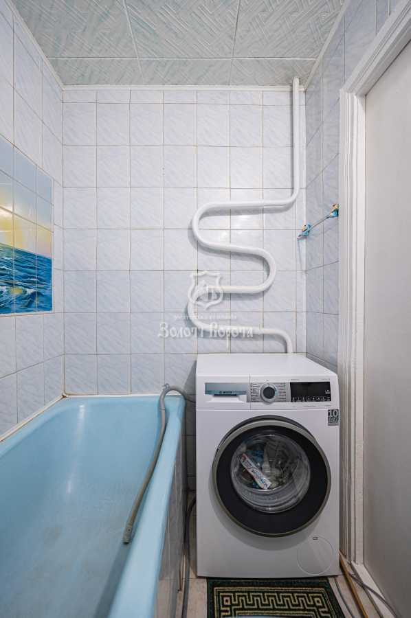 Продаж 3-кімнатної квартири 70.1 м², Світлицького вул., 28