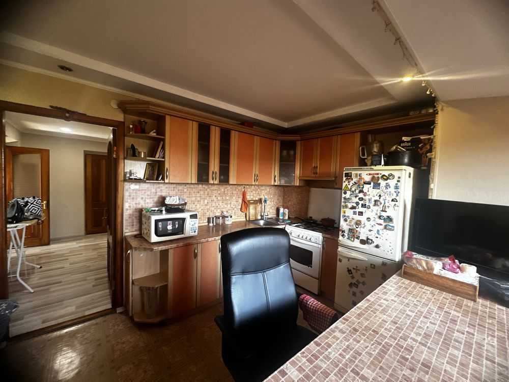 Продаж 2-кімнатної квартири 59 м², Центральна вул.