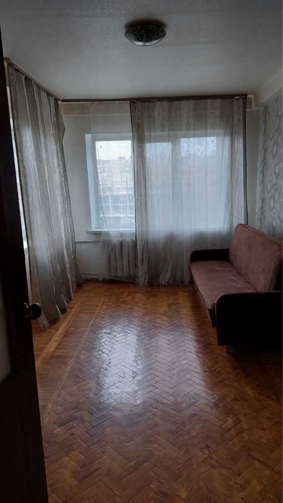 Продаж 2-кімнатної квартири 50 м², Валентина Сєрова вул.