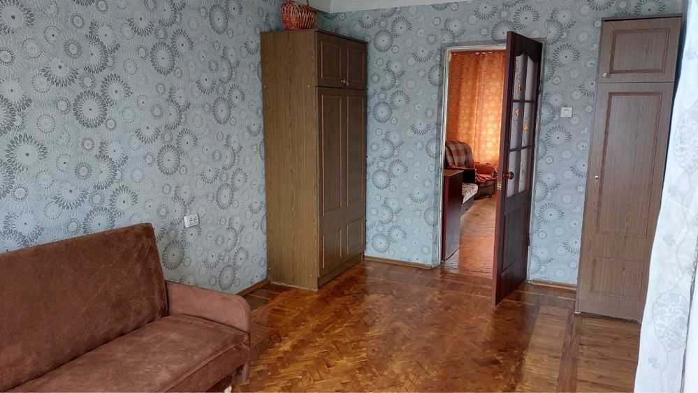 Продаж 2-кімнатної квартири 50 м², Валентина Сєрова вул.