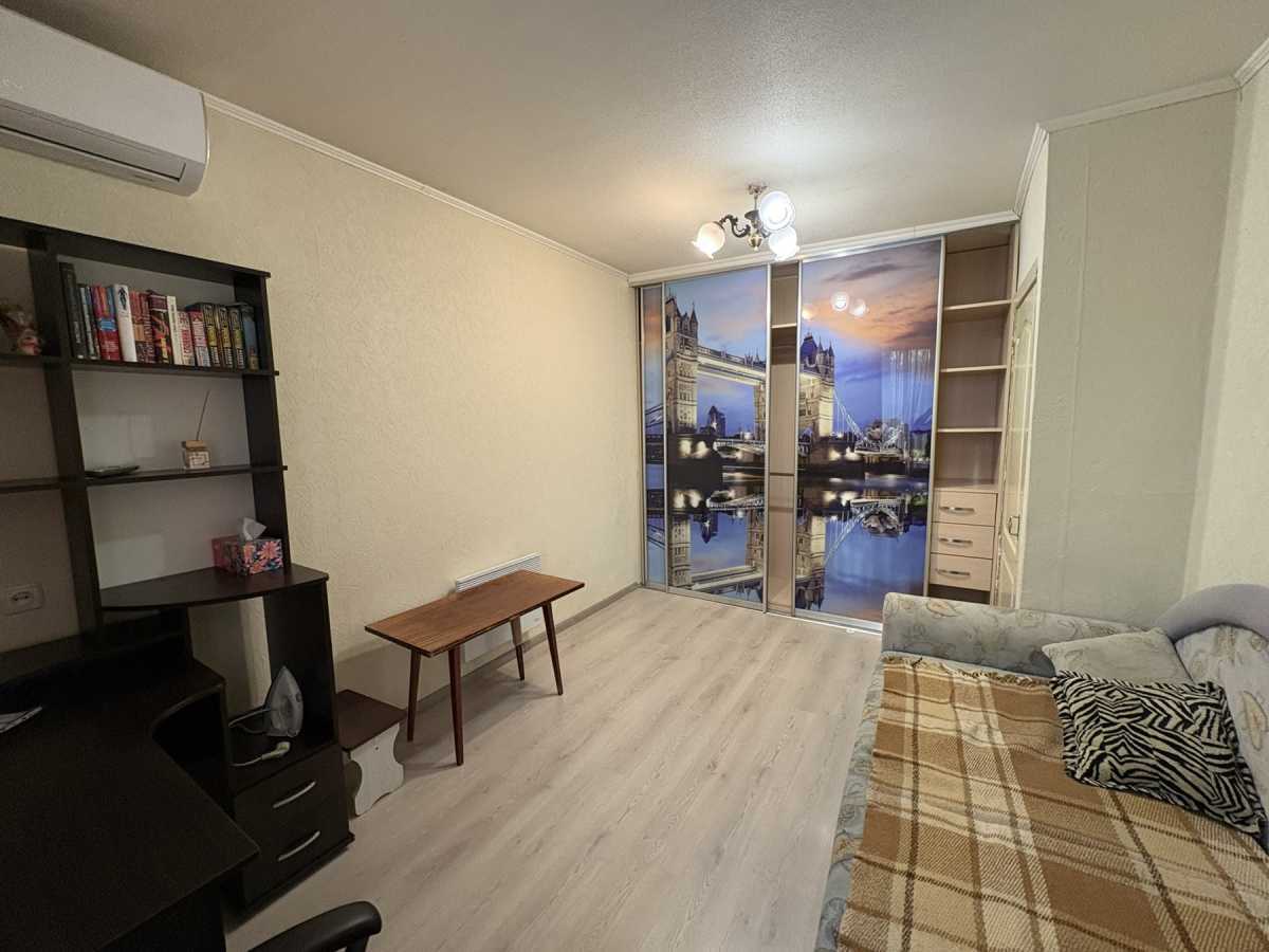 Оренда 1-кімнатної квартири 29 м², Зодчих вул., 64