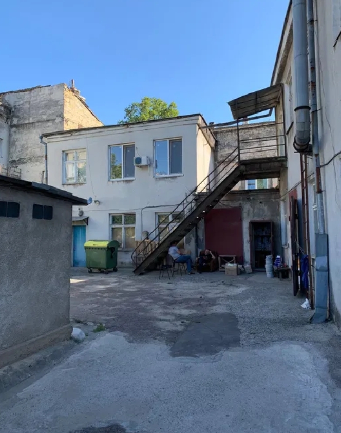 Аренда помещения свободного назначения 912 м², Южная ул.