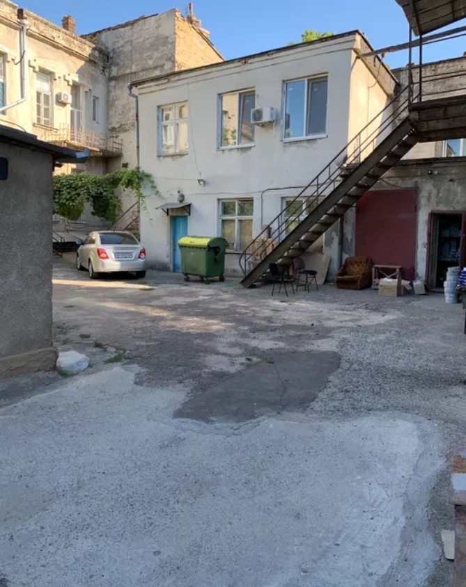 Аренда помещения свободного назначения 912 м², Южная ул.