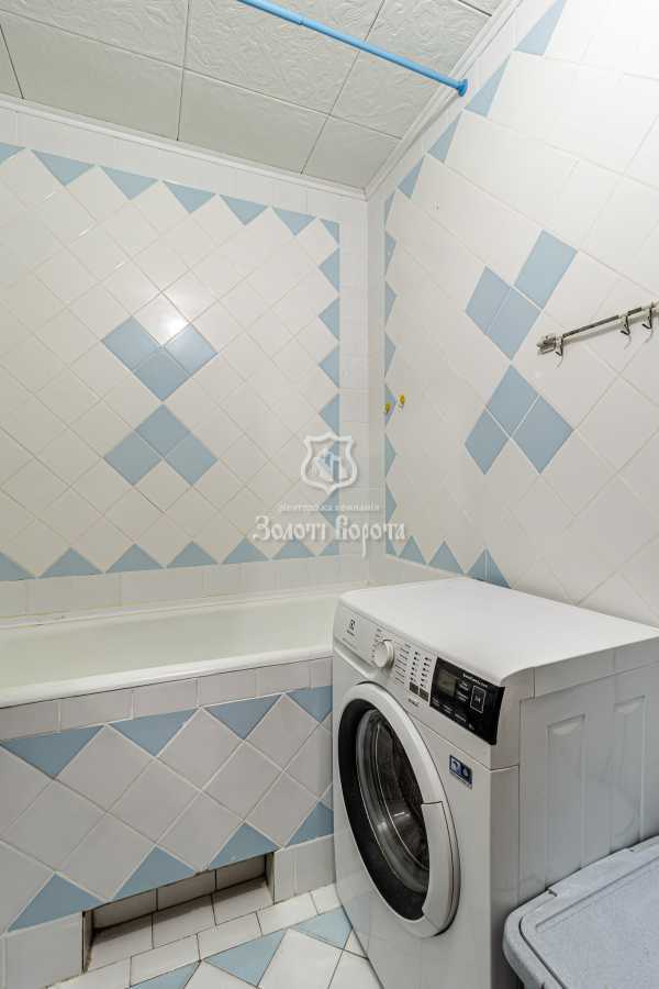 Продажа 3-комнатной квартиры 74.4 м², Академика Ефремова ул., 3