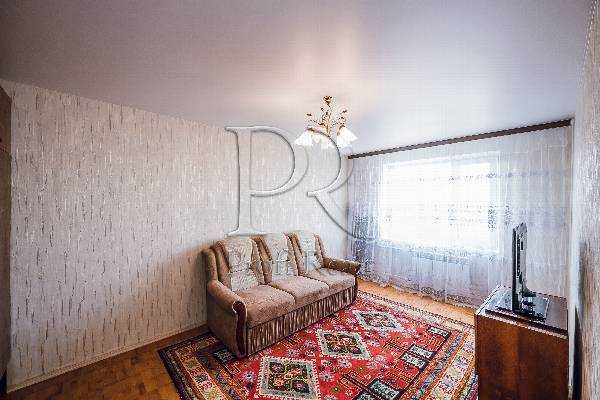 Продаж 2-кімнатної квартири 45 м², Академіка Глушкова просп., 18