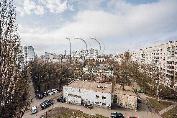 Продаж 2-кімнатної квартири 45 м², Академіка Глушкова просп., 18