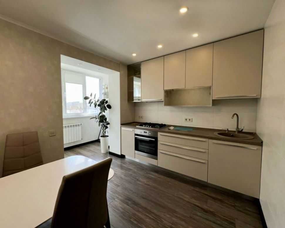 Продаж 2-кімнатної квартири 63 м², Яблунева вул., 13