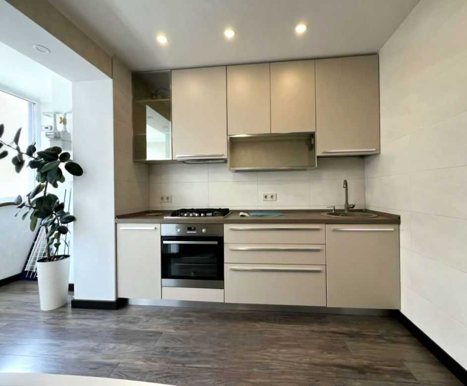 Продаж 2-кімнатної квартири 63 м², Яблунева вул., 13