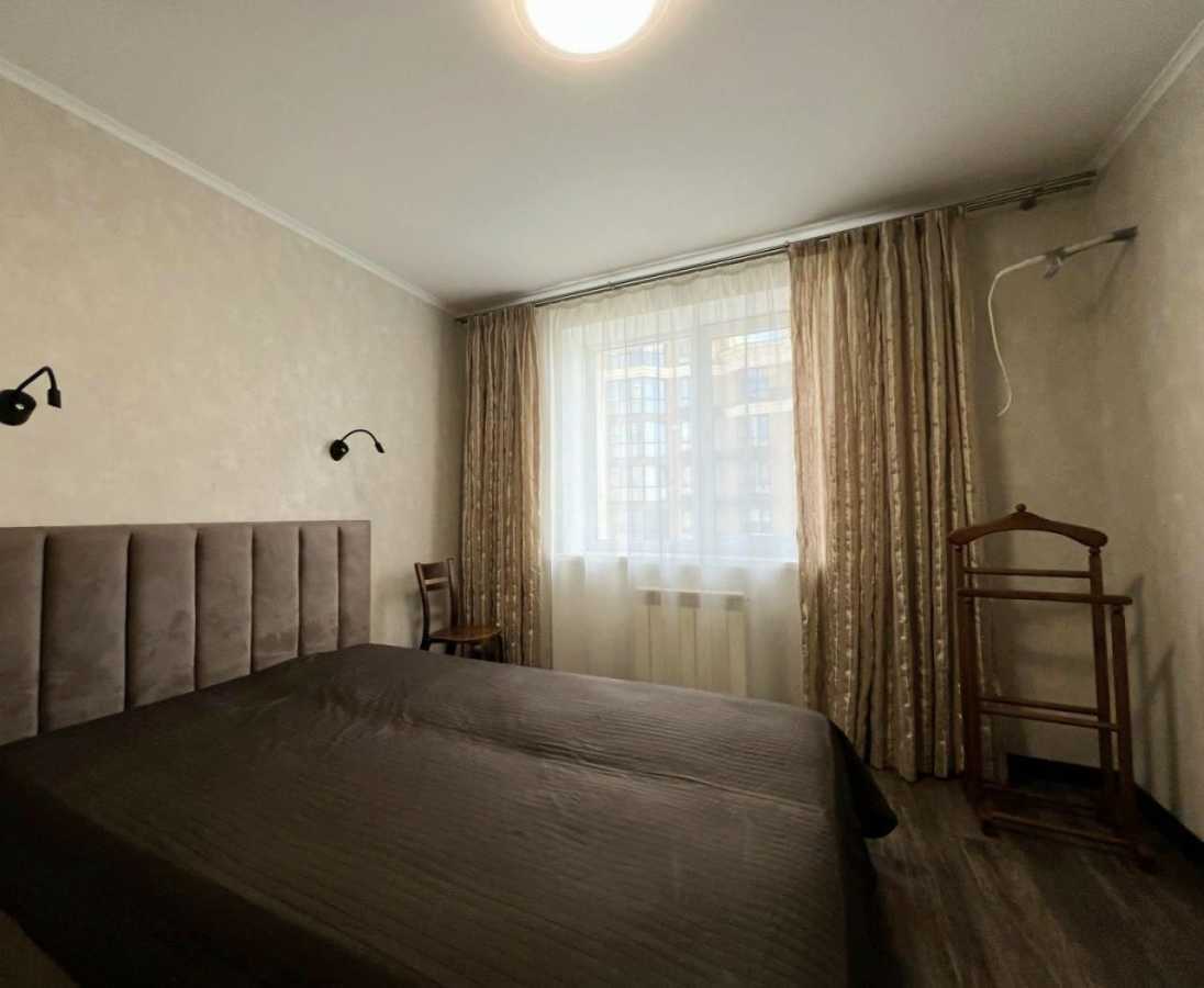 Продаж 2-кімнатної квартири 63 м², Яблунева вул., 13