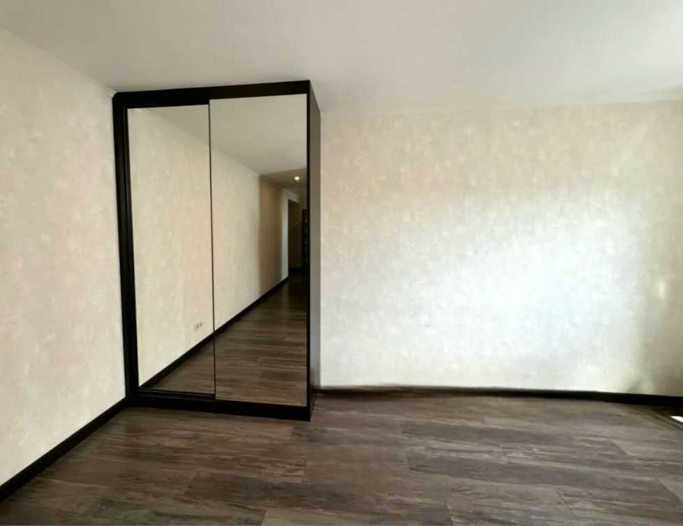 Продаж 2-кімнатної квартири 63 м², Яблунева вул., 13