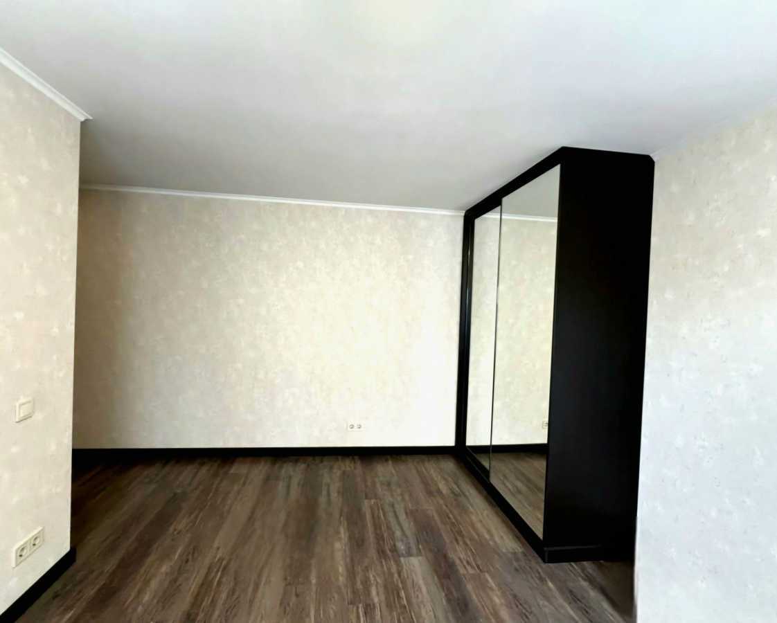 Продаж 2-кімнатної квартири 63 м², Яблунева вул., 13