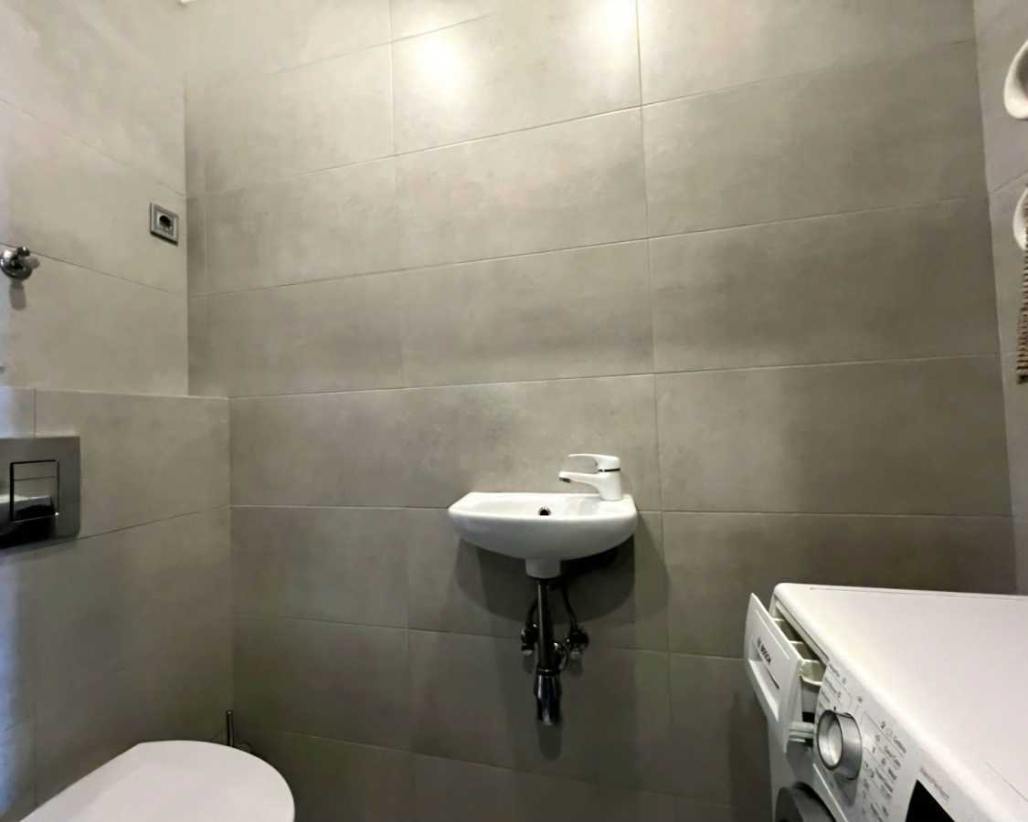 Продаж 2-кімнатної квартири 63 м², Яблунева вул., 13