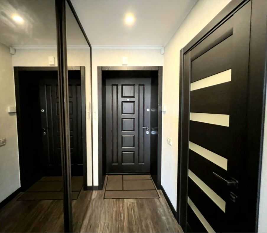 Продаж 2-кімнатної квартири 63 м², Яблунева вул., 13