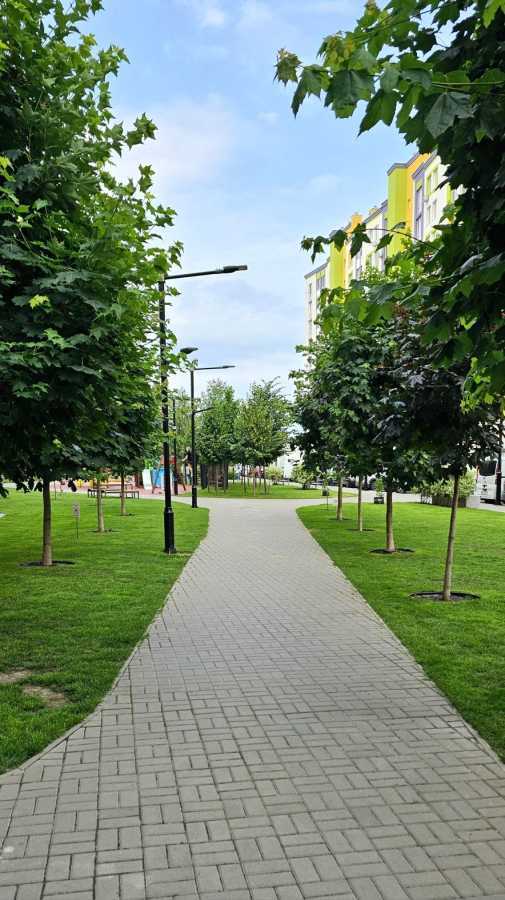 Продаж 2-кімнатної квартири 63 м², Яблунева вул., 13