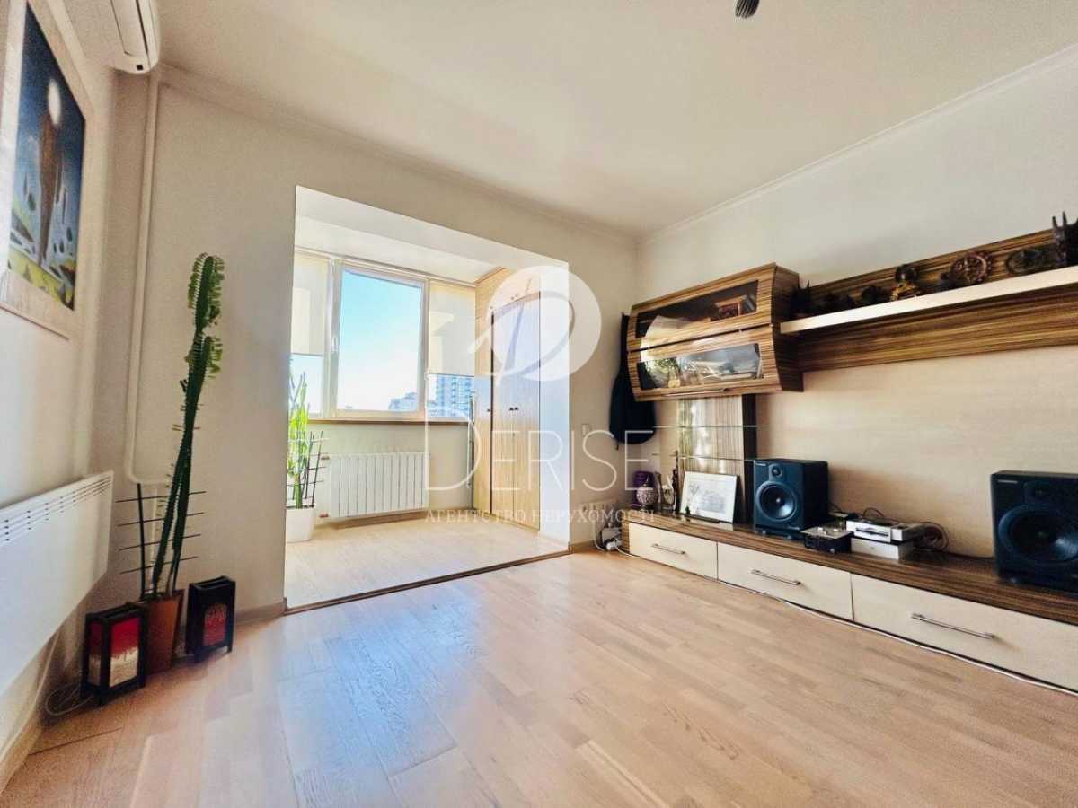 Продаж 1-кімнатної квартири 44 м², Йорданська вул., 11Д