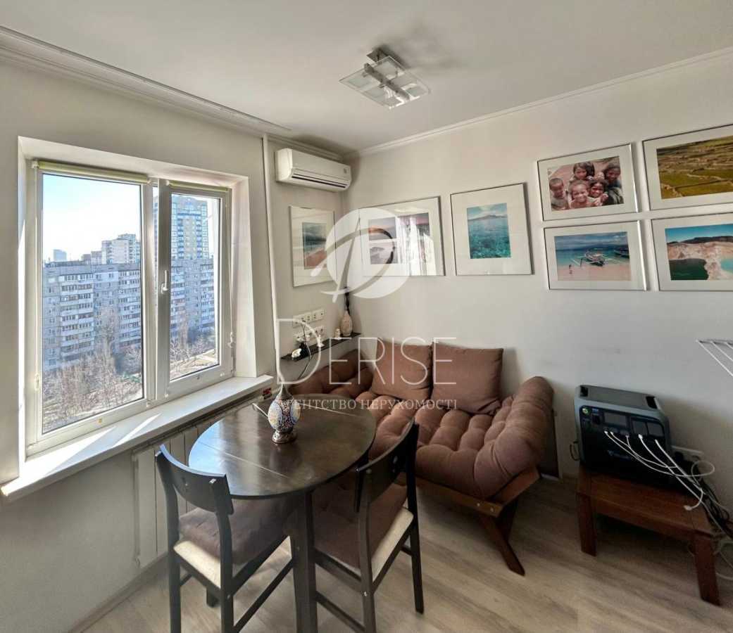 Продаж 1-кімнатної квартири 44 м², Йорданська вул., 11Д