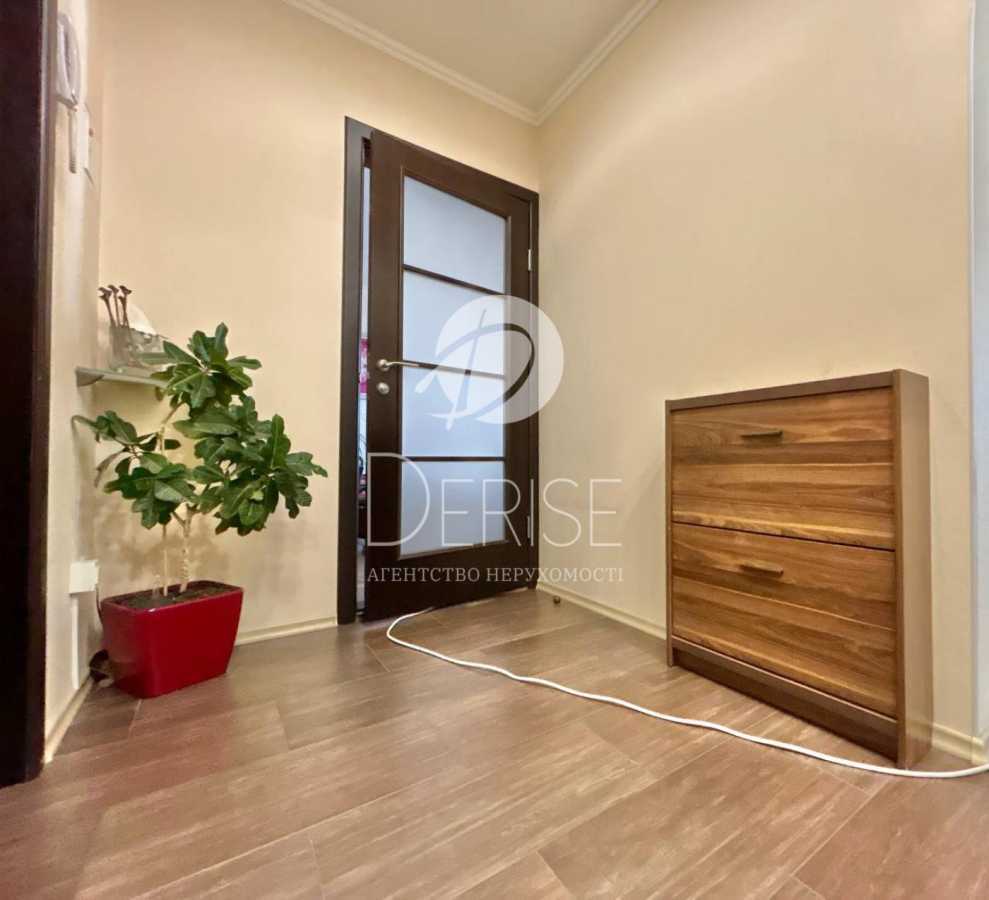 Продаж 1-кімнатної квартири 44 м², Йорданська вул., 11Д