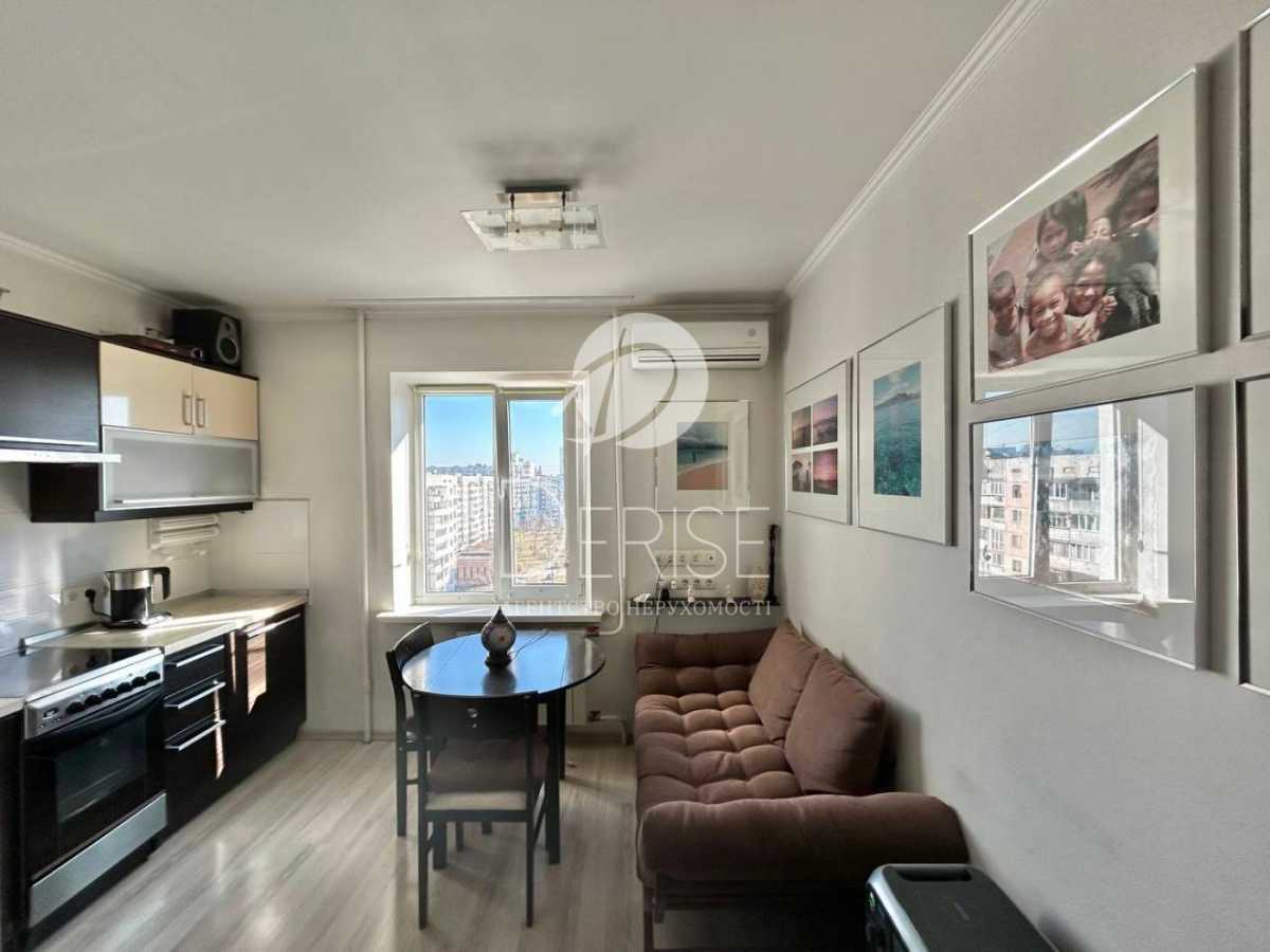 Продаж 1-кімнатної квартири 44 м², Йорданська вул., 11Д