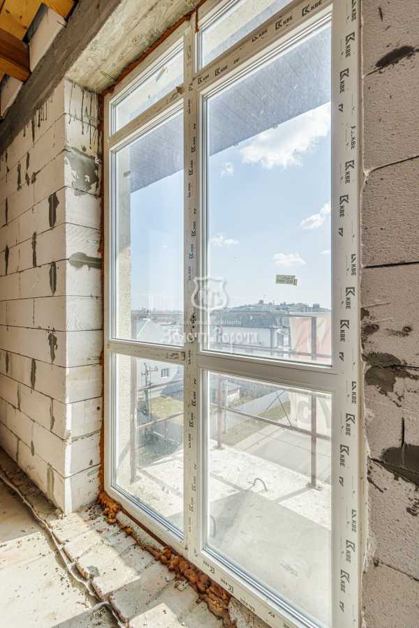 Продаж 4-кімнатної квартири 130.4 м², Черкаська вул., 20