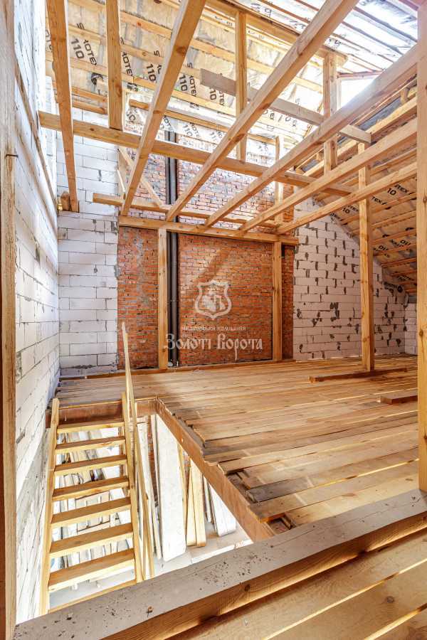 Продаж 4-кімнатної квартири 130.4 м², Черкаська вул., 20