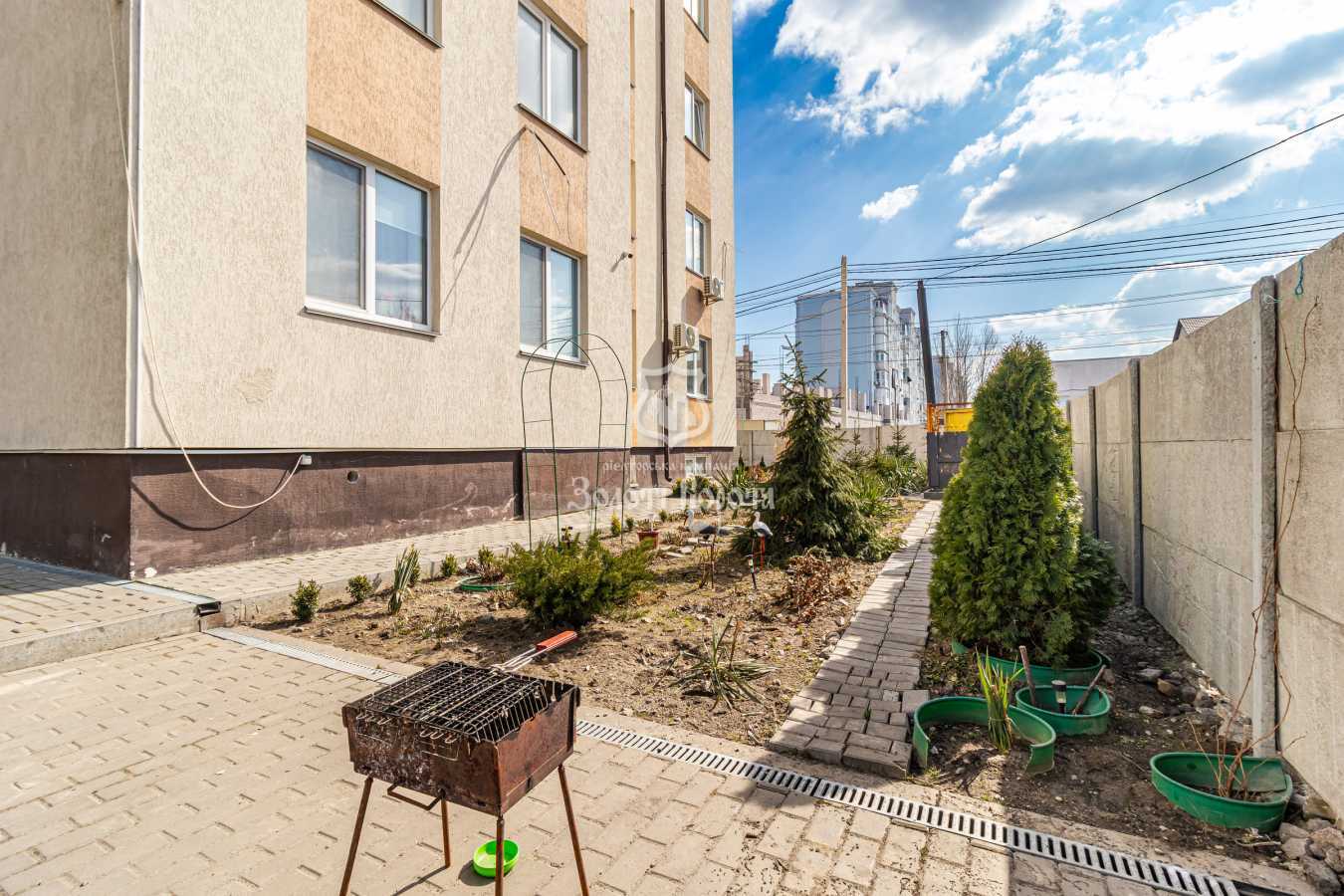 Продаж 4-кімнатної квартири 130.4 м², Черкаська вул., 20
