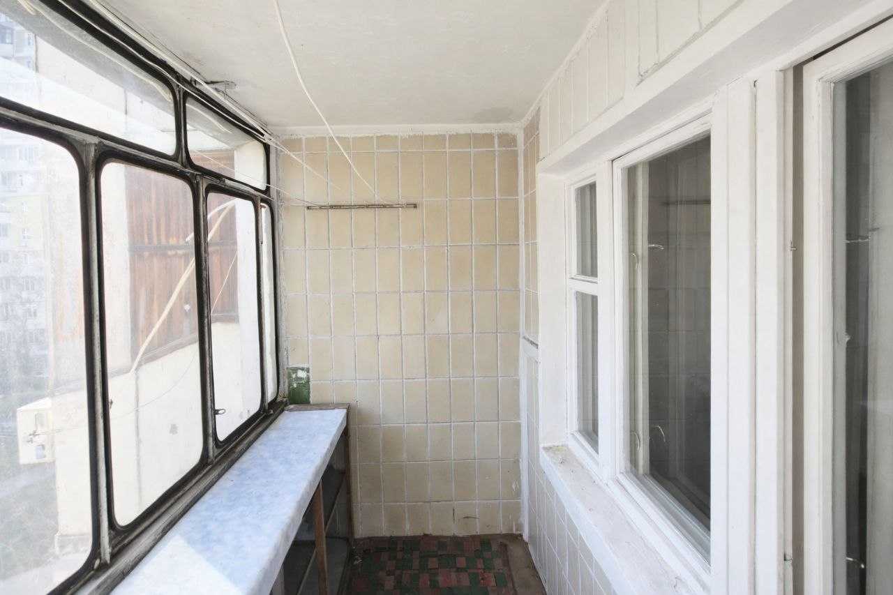 Продаж 2-кімнатної квартири 61 м², Ревуцького вул., 7А