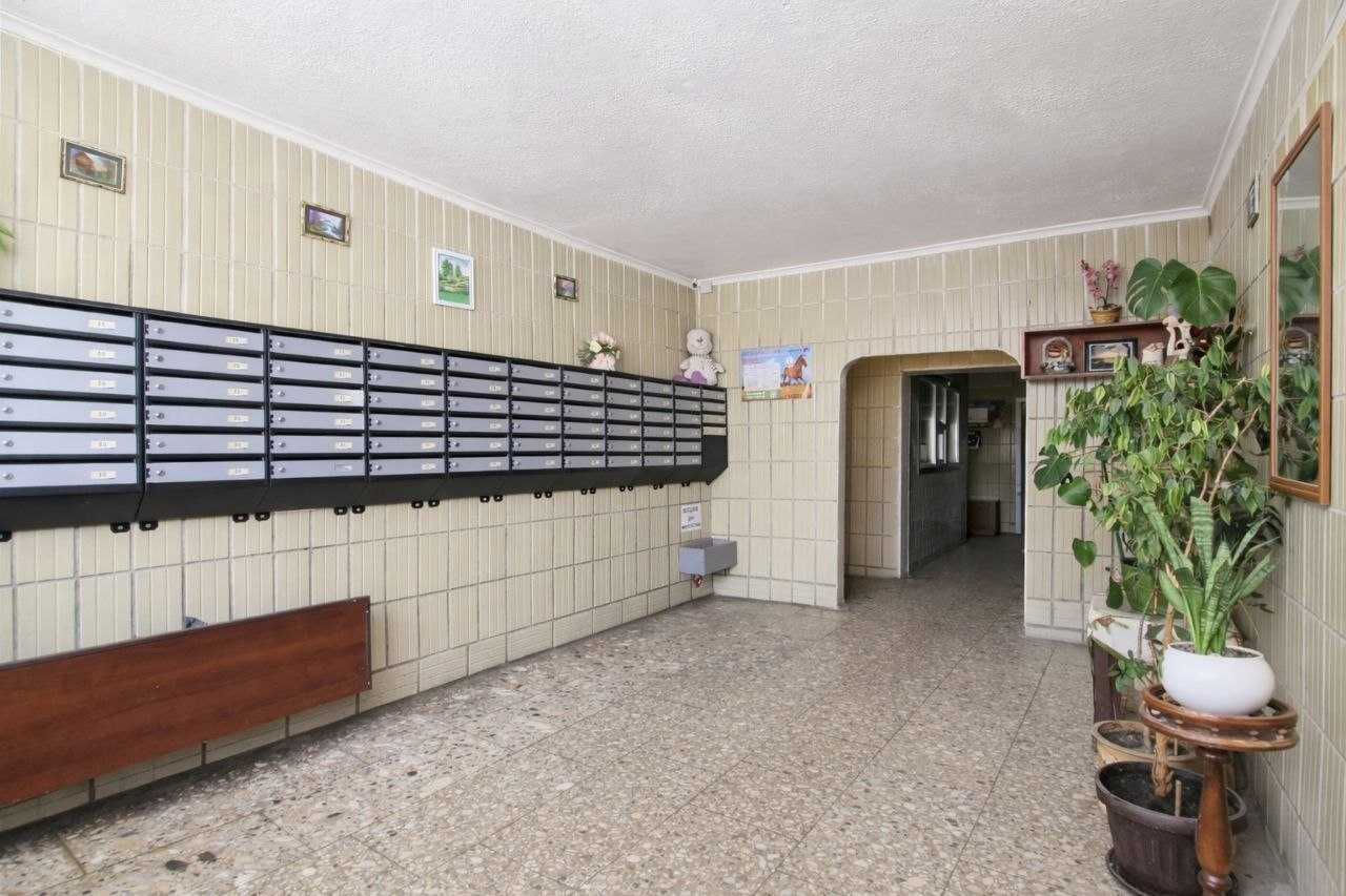 Продаж 2-кімнатної квартири 61 м², Ревуцького вул., 7А