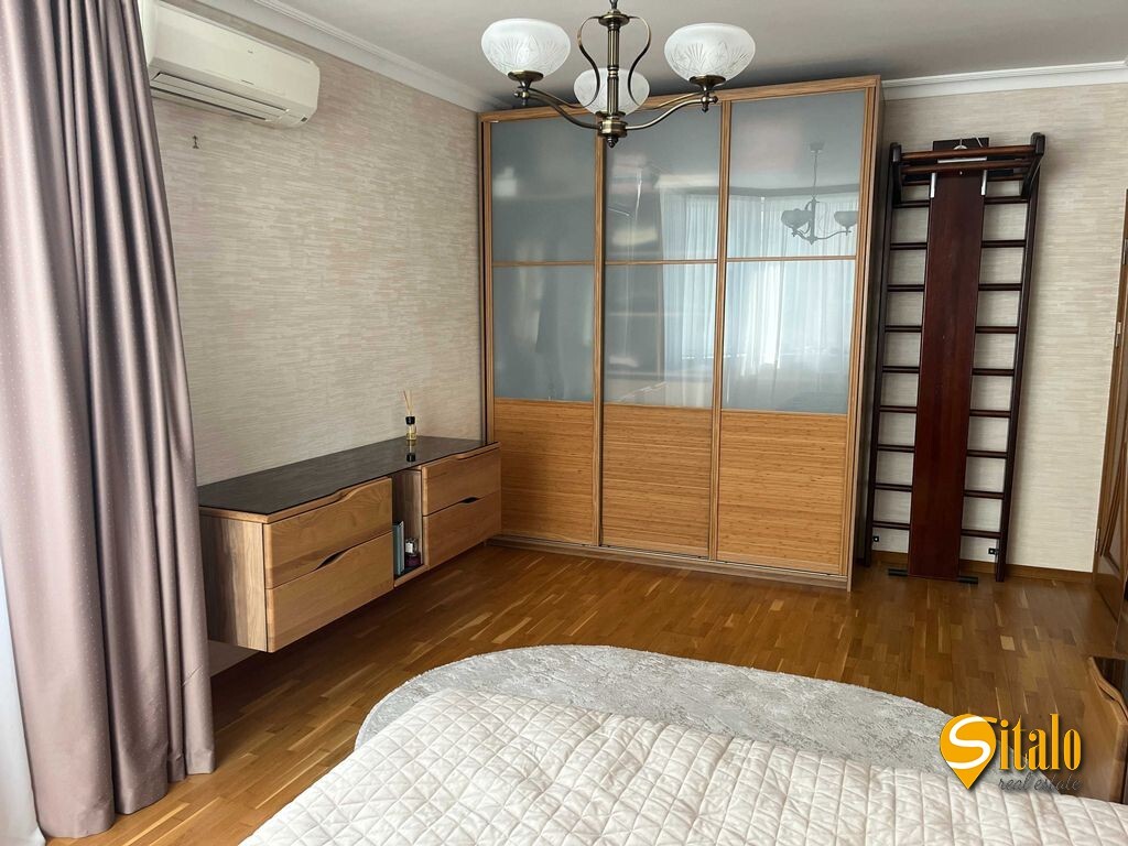 Продаж 4-кімнатної квартири 125 м², Миколи Бажана просп., 16