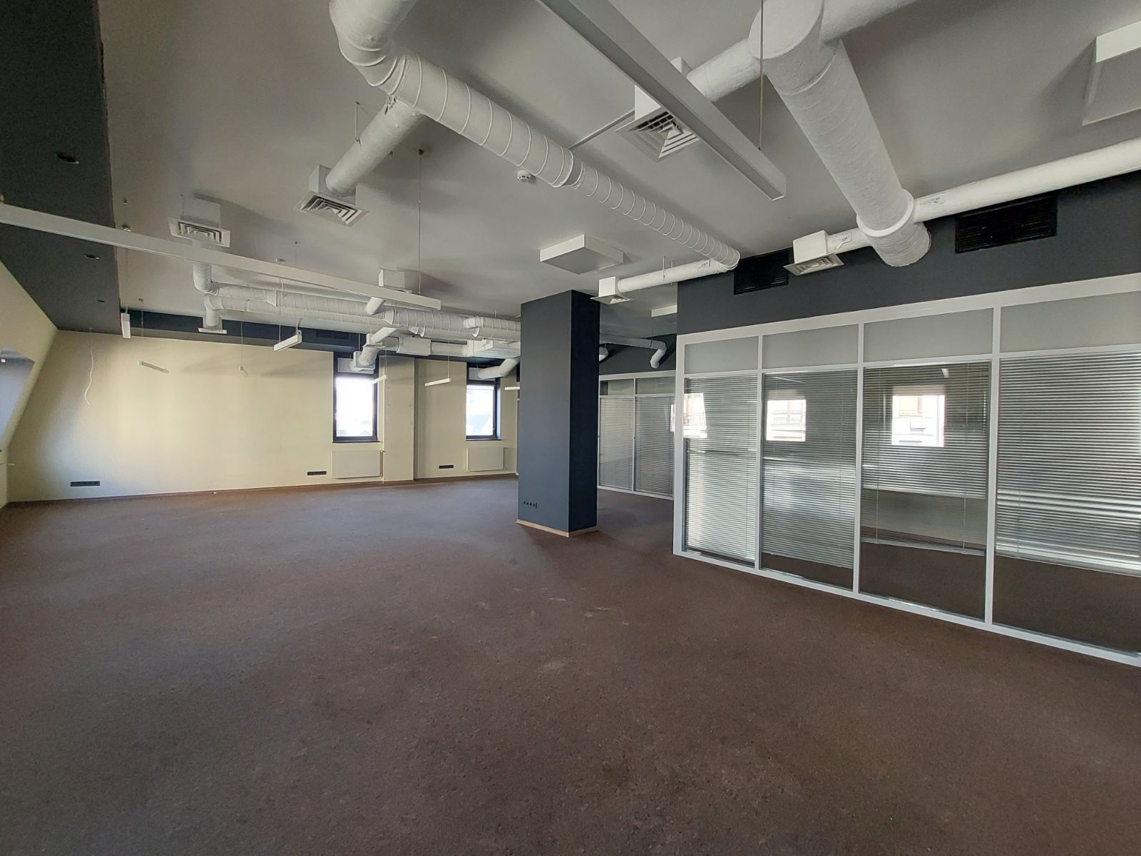 Аренда офиса 684 м², Кирилловская ул.