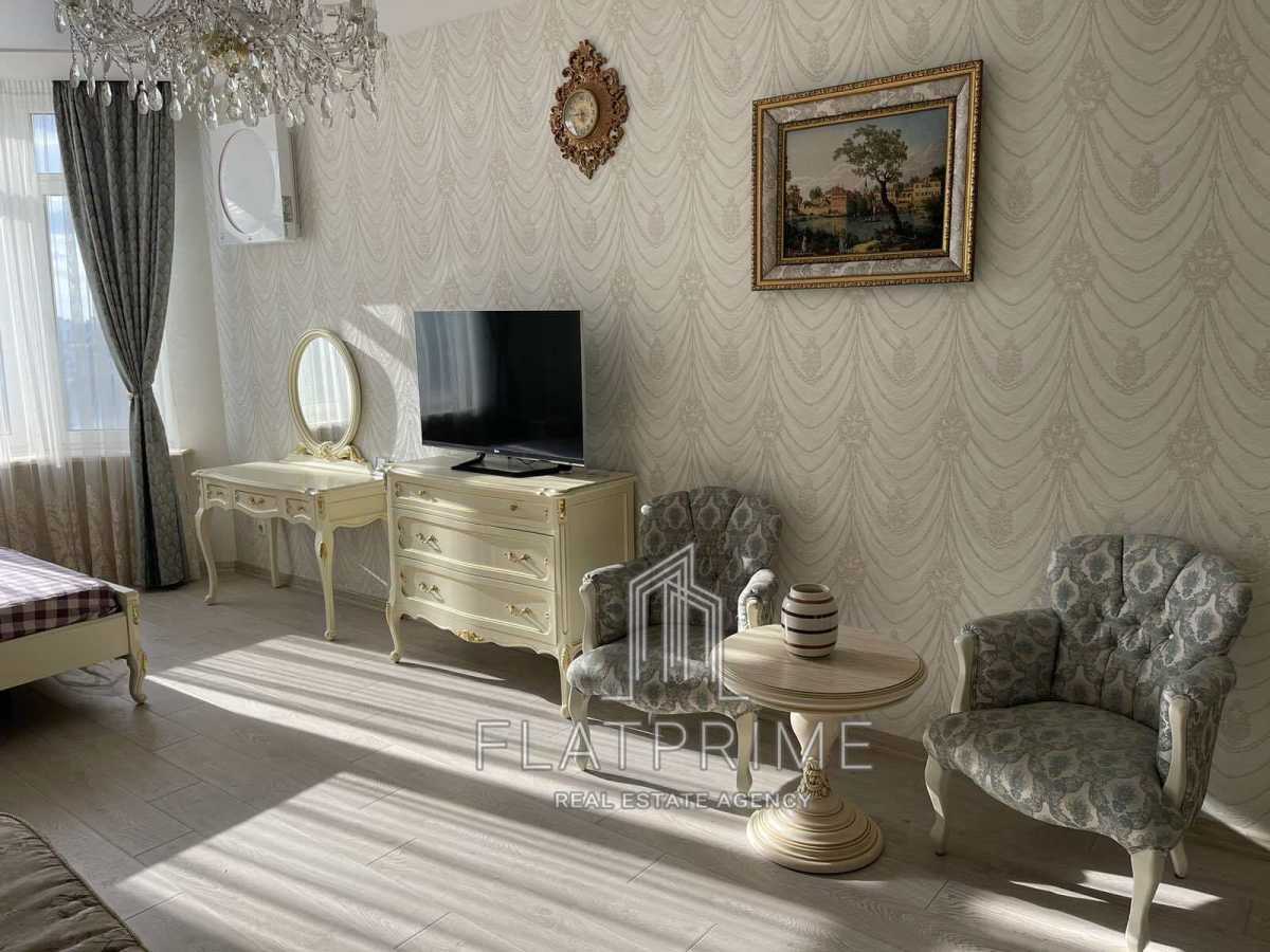 Аренда 1-комнатной квартиры 56 м², Евгения Коновальца ул., 34А