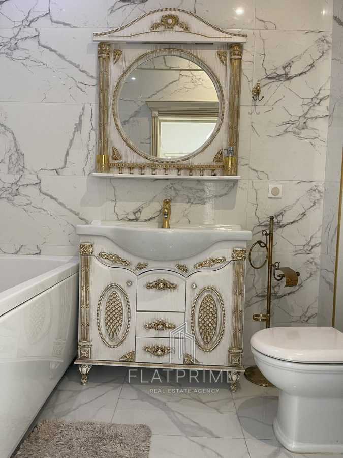 Аренда 1-комнатной квартиры 56 м², Евгения Коновальца ул., 34А