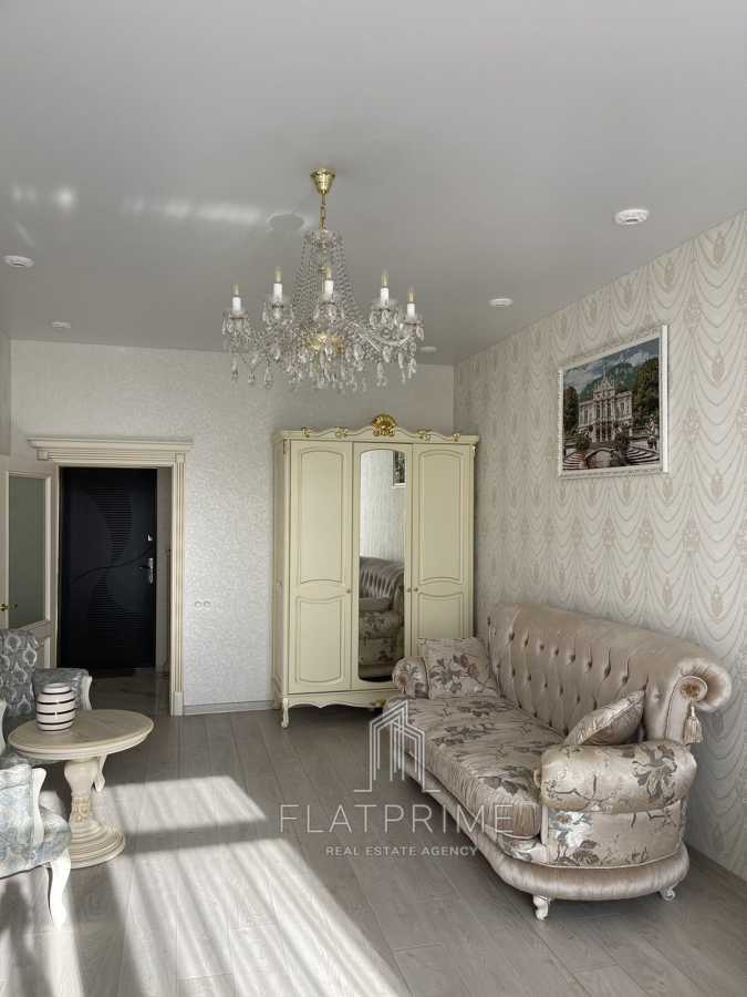 Аренда 1-комнатной квартиры 56 м², Евгения Коновальца ул., 34А